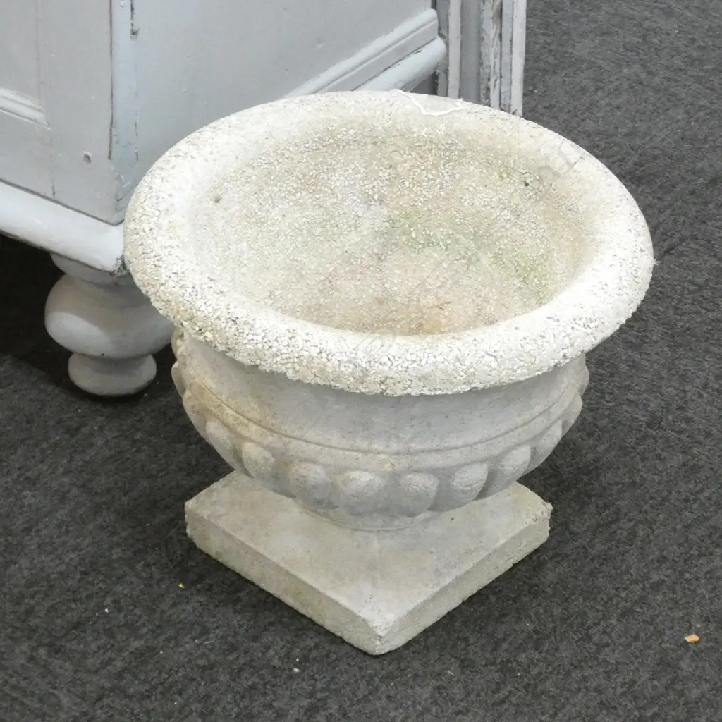 LG GRECIAN STYLE CONCRETE GARDEN URN H. 300 DIA 380MM Image 1++