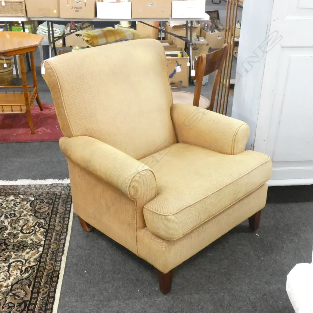 DAVID SHAW UPHOLSTERED CHAIR  Image 1++