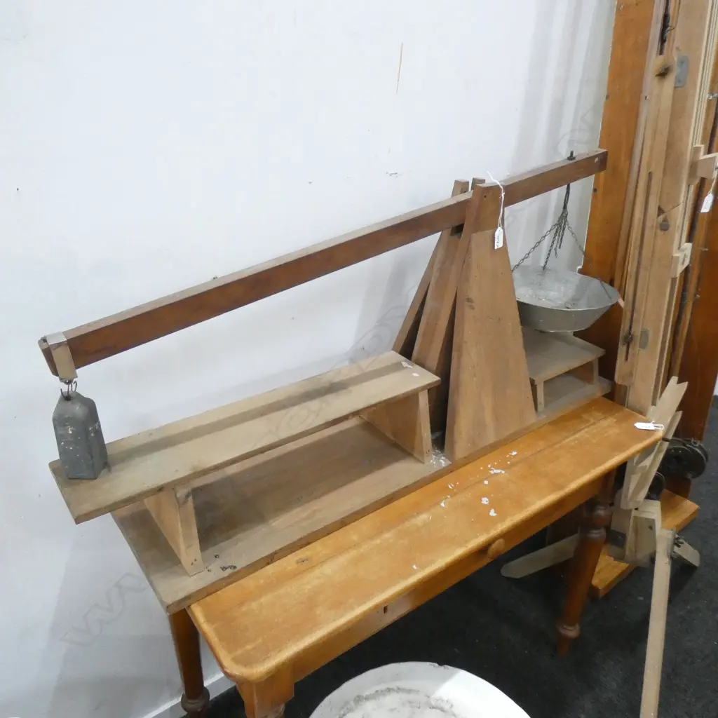 LARGE WOODEN SCALES L.1150mm Image 1++