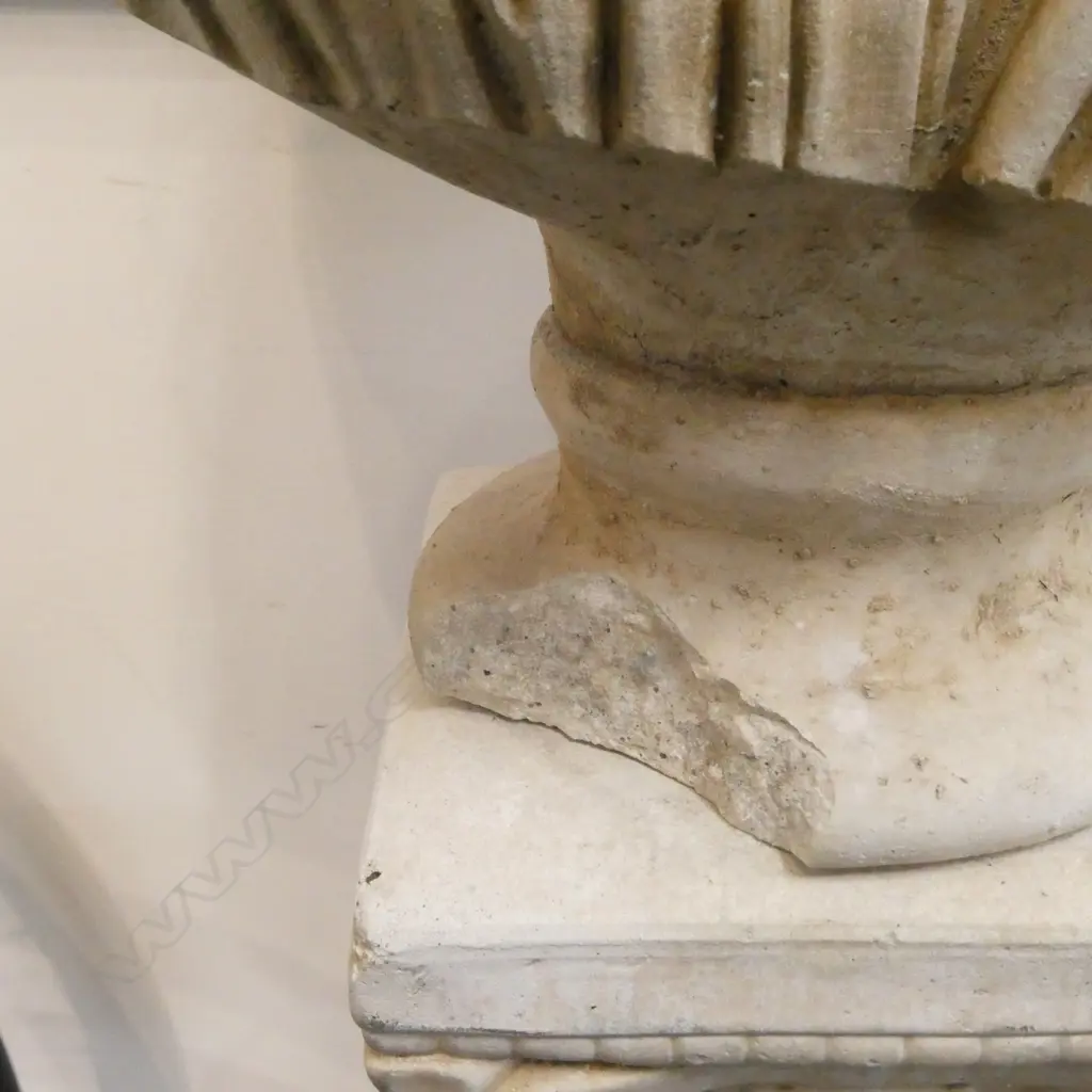 HEAVY COLUMN STAND WITH BUST OF WOMAN A/F H. 1120MM Image 1++
