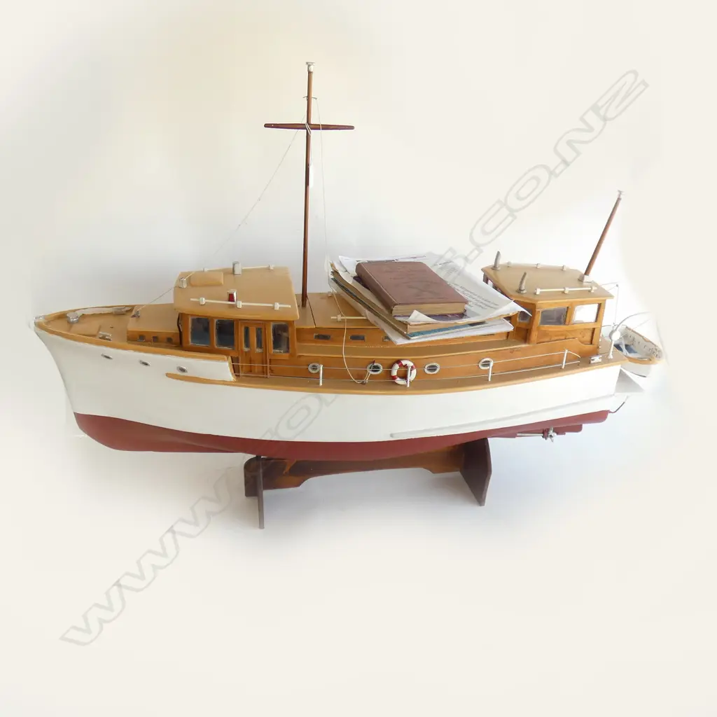 BOAT MODEL 'LADY MARGARET' L.1130mm + ASSOCIATED INFORMATION Image 1++