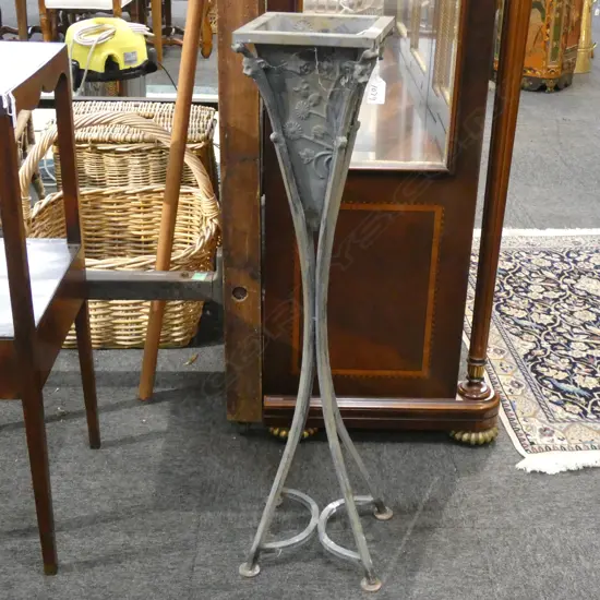 METAL PLANTER H.895mm