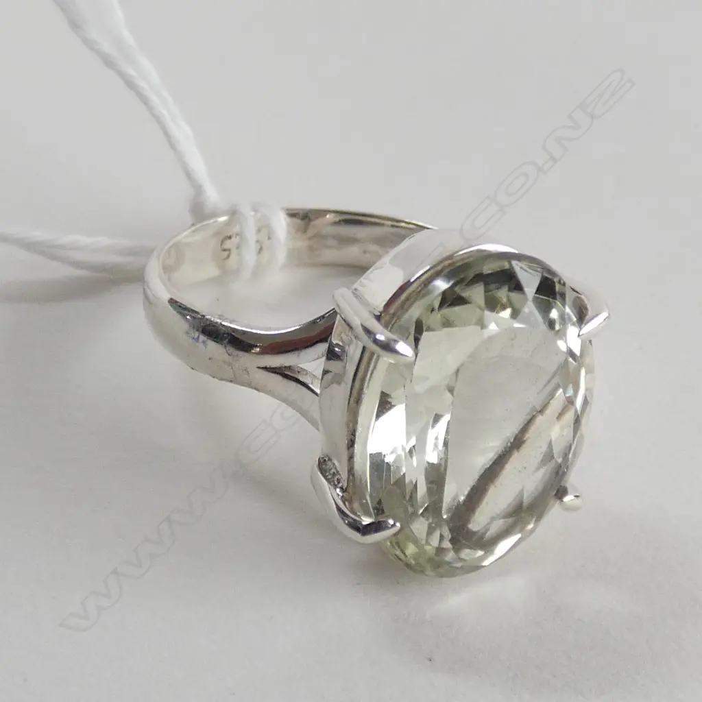 GREEN AMYTHYST RING SET IN 925 SILVER  Image 1++