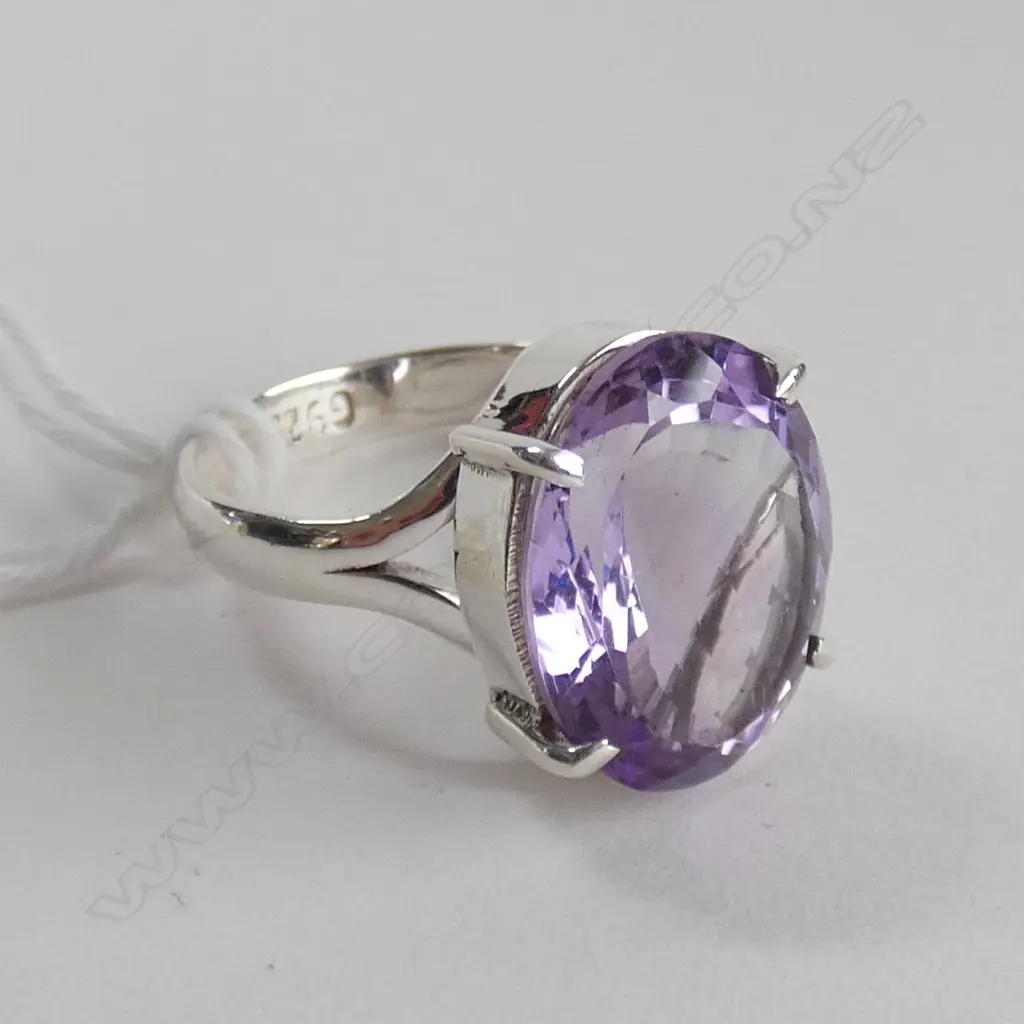 AMYTHYST RING SET IN 925 SILVER  Image 1++