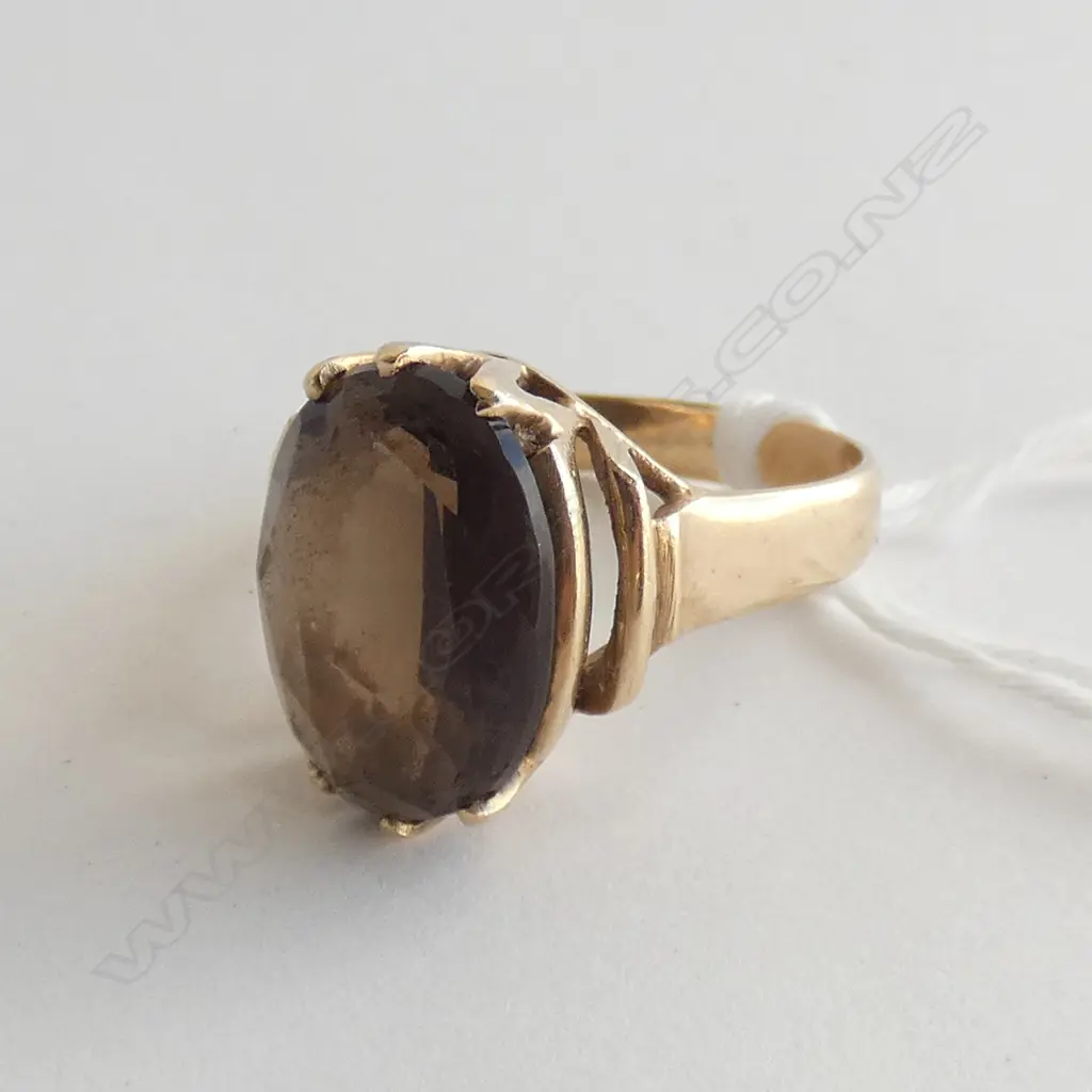 (20174) VINTAGE GOLD & SMOKEY QUARTZ RING Image 1++