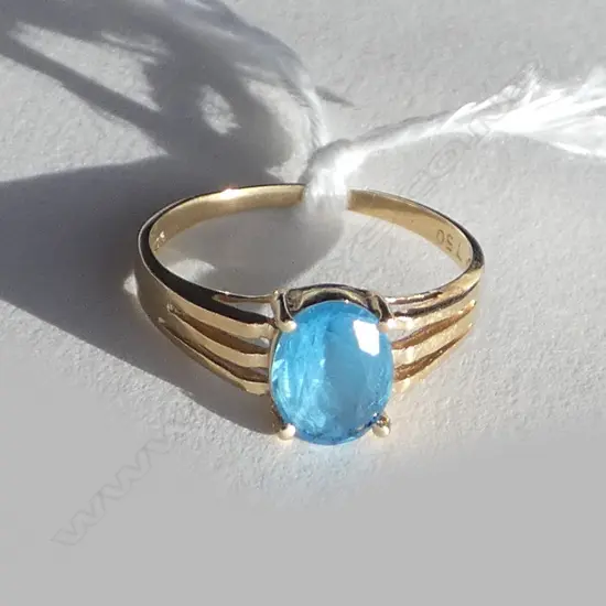 18ct  RING SET w  BLUE TOPAZ STONE TOTAL 2.2gm