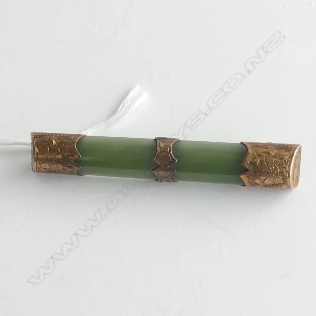 ((17778) POUNAMU BAR BROOCH Image 1++