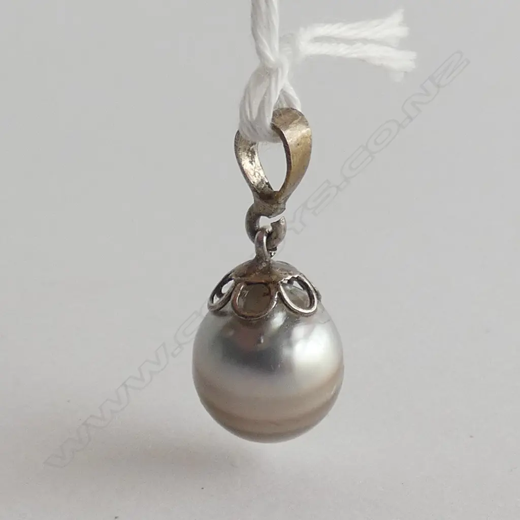 BLACK PEARL PENDANT Image 1++