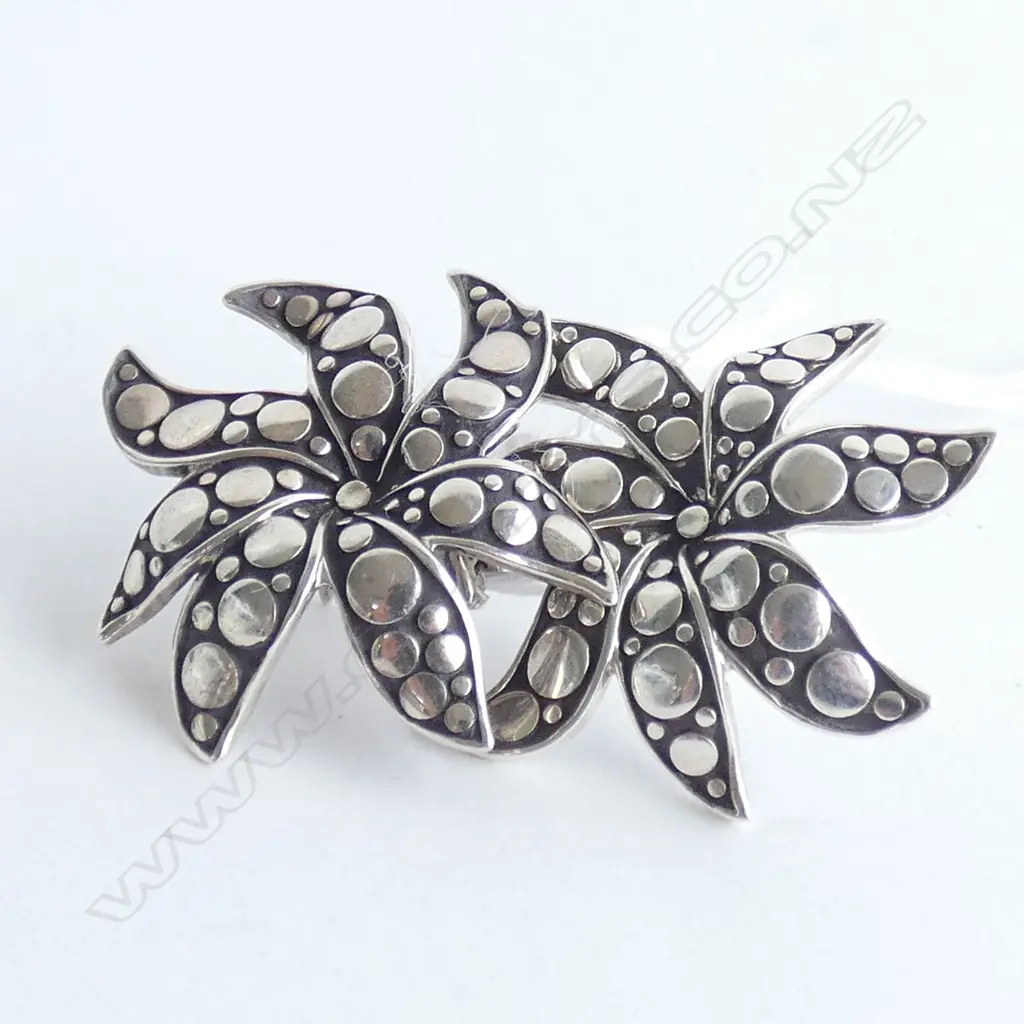John Hardy Dot Ayu Jasmine Sterling Silver post earrings Image 1++
