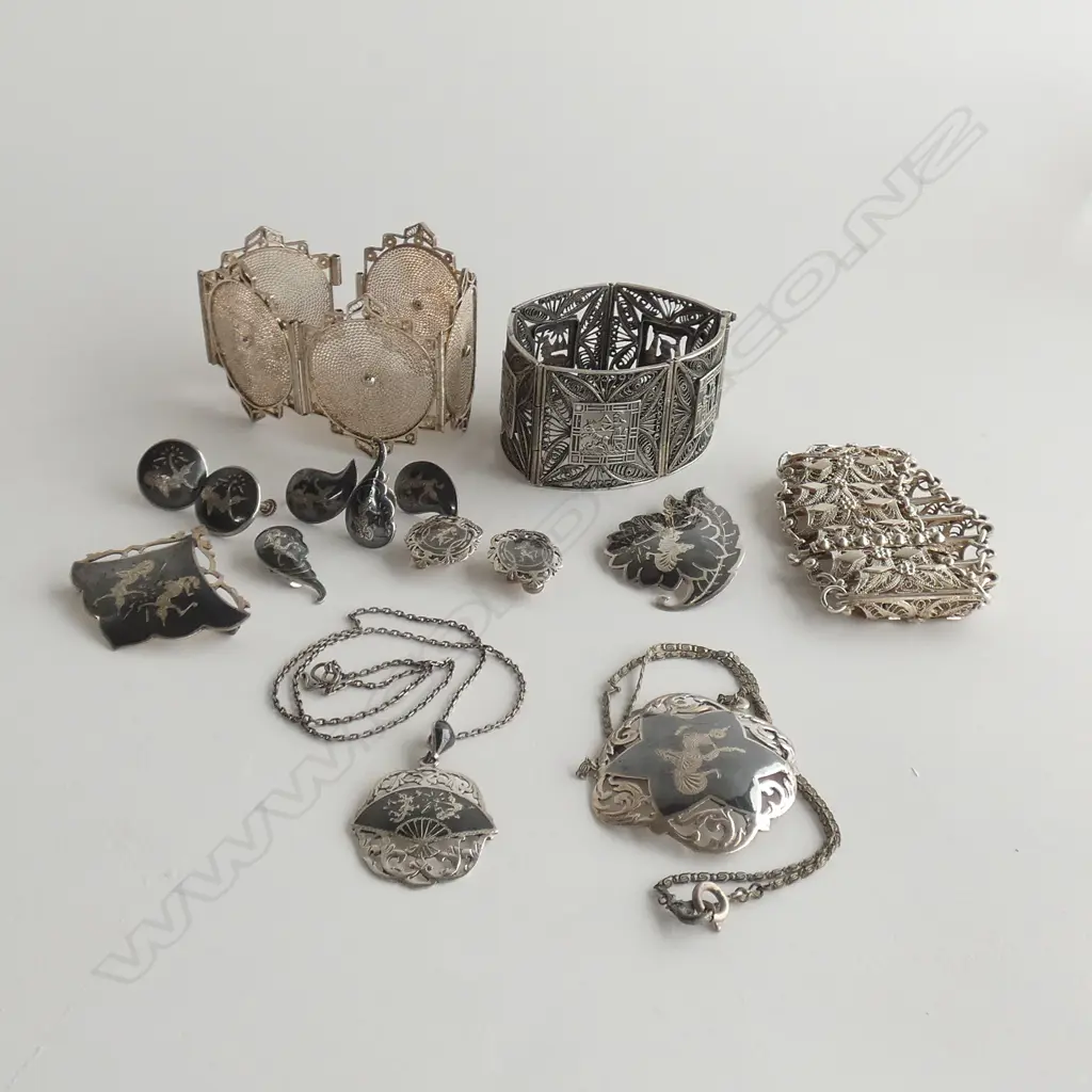 ASST. 925 STG & SILVER METAL JEWELLERY 200 GRAMS Image 1++