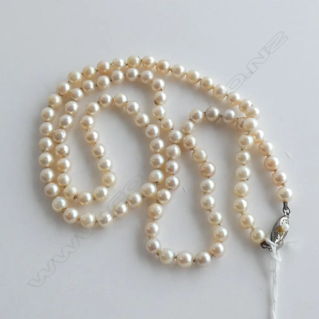 (20163) QUALITY UNIFORM CULTURED PEARL NECKLACE Image 1++
