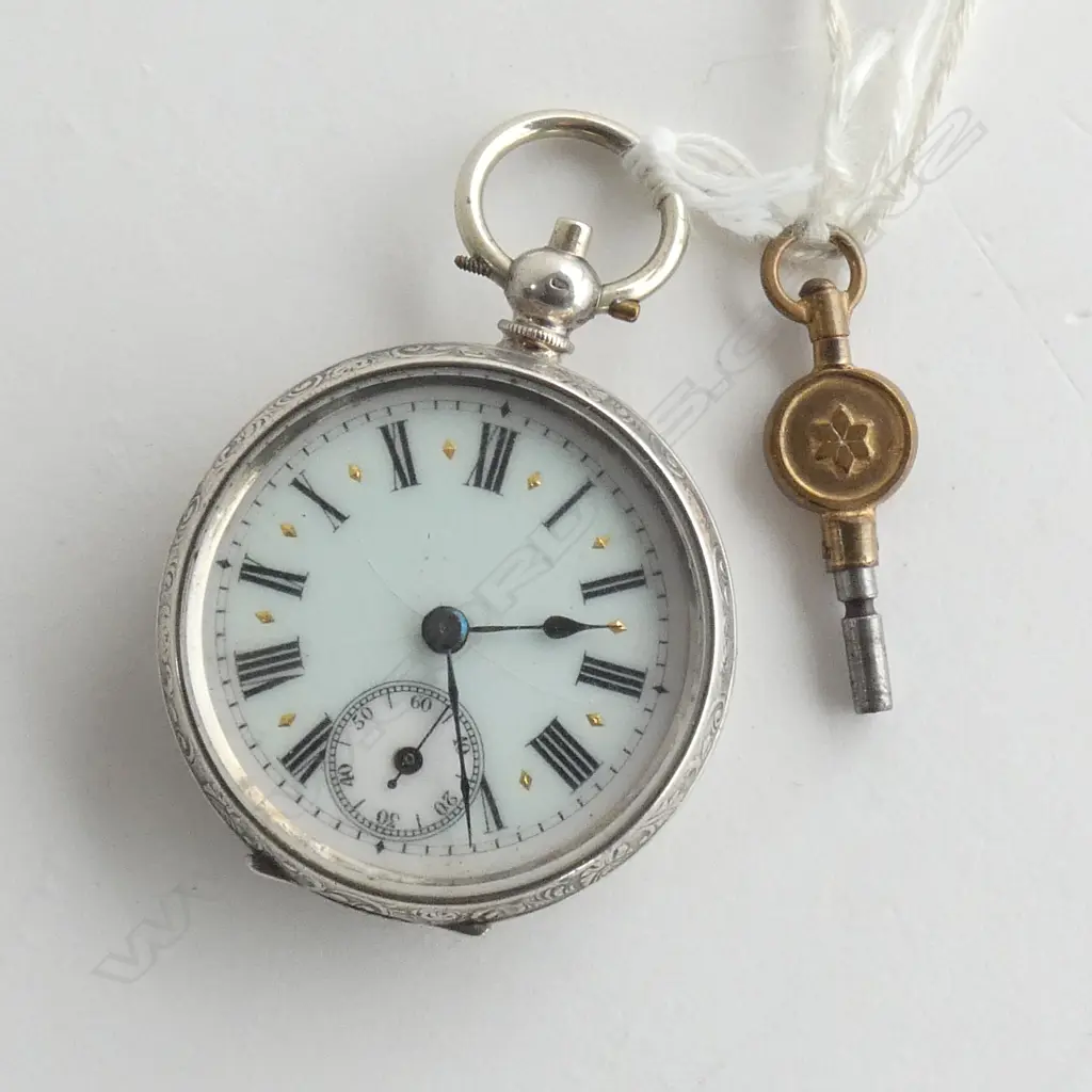 800 SILVER POCKET WATCH (with key & working intermittently) Image 1++