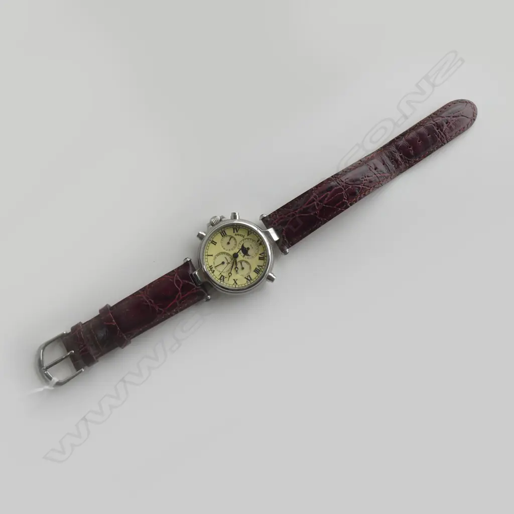 STAUER MENS LEATHER STRAP WATCH - IN ORIGINAL BOX - WORKING Image 1++