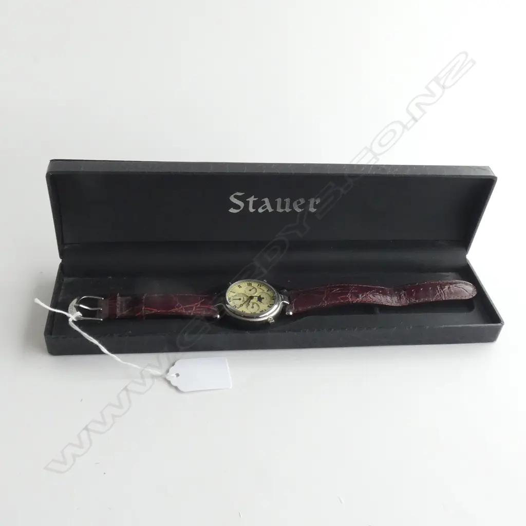 STAUER MENS LEATHER STRAP WATCH - IN ORIGINAL BOX - WORKING Image 1++