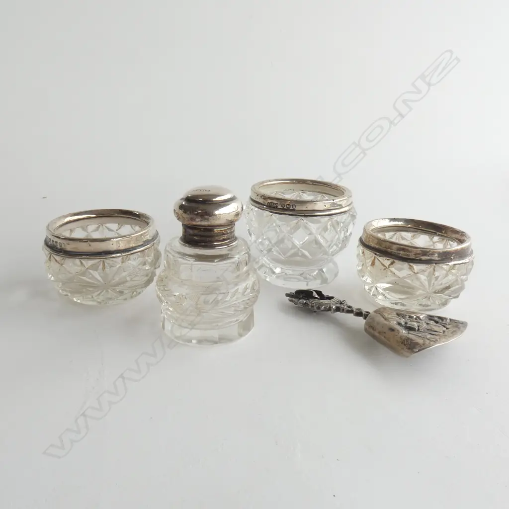 PR STG SILLVER RIMMED SALTS/ SCENT BOTTLE &  SM SILVER SCOOP Image 1++