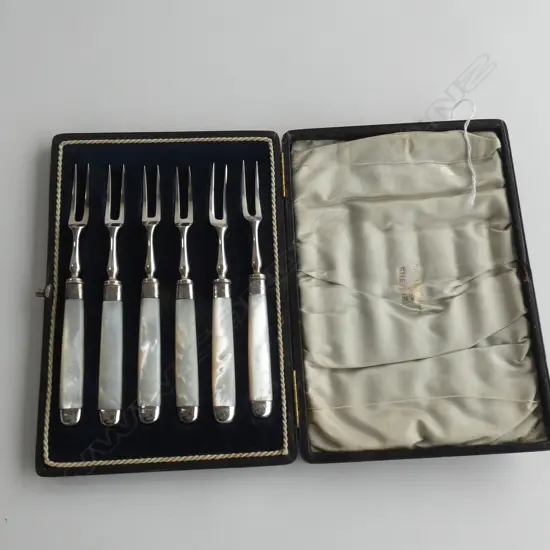 BOXED SILVER & M.O.P LEMON/COCKTAIL/PICKLE FORKS SHEFFIELD 1906