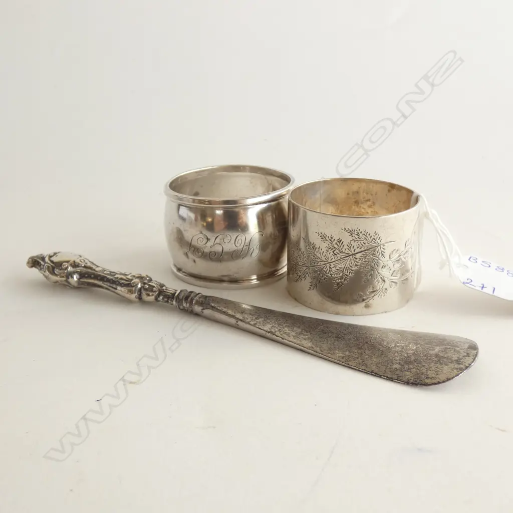 2 STG SILVER NAPKIN RINGS & STG HANDLE SM SHOE HORN  TOTAL WGT 89GMS  Image 1++