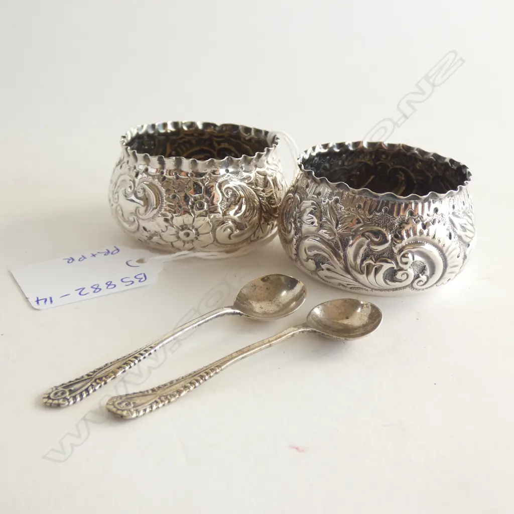PR STG SILVER SALTS WITH SPOONS DIA 50MM BIRMINGHAM 1892  53GMS  Image 1++