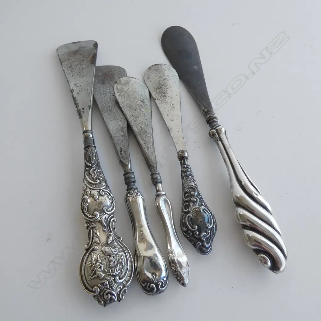 FIVE ANTIQUE SILVER HANDLE SHOE HORNS Image 1++