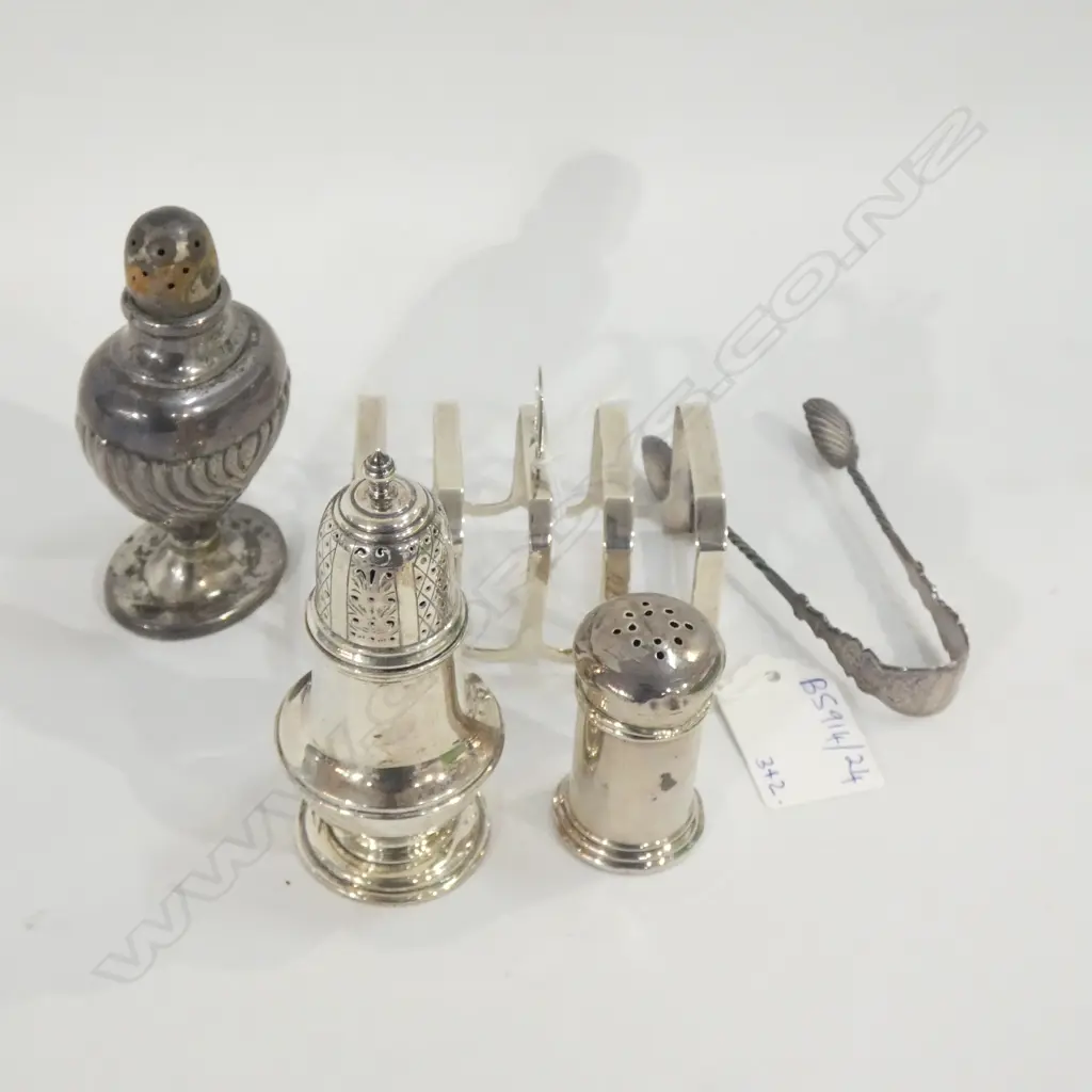 3 STG SILVER SIFTERS + TOAST & TONGS 141 GRAMS Image 1++