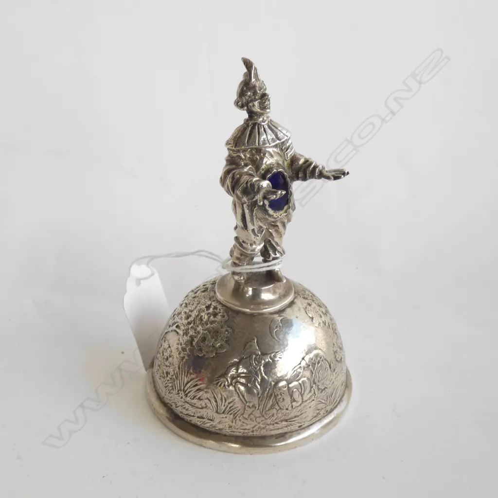 VINTAGE CONTIENENTAL SILVER PLATED BELL SURMOUNTED BY A CLOWN FIGURE 133 GRAMS Image 1++