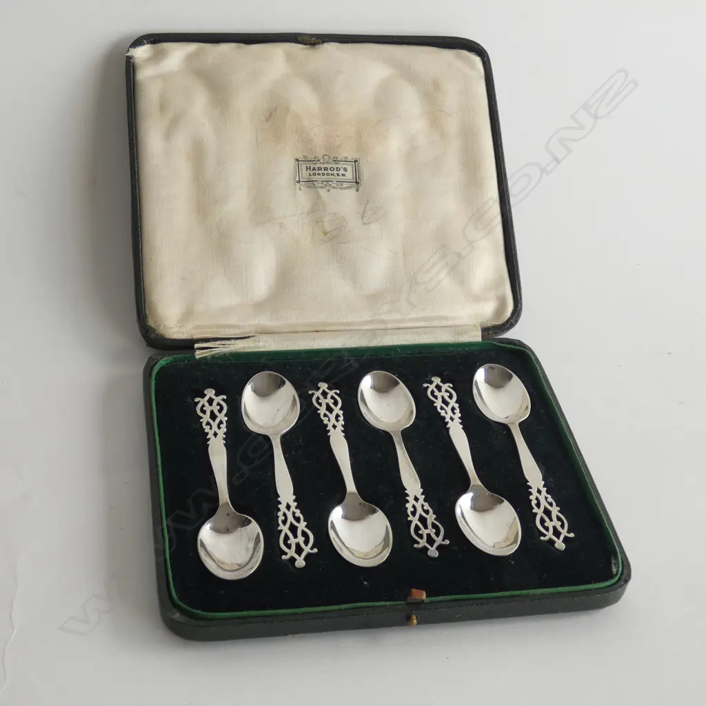 6 STG SILVER SPOONS, LONDON 1926 CASED 40 GRAMS Image 1++