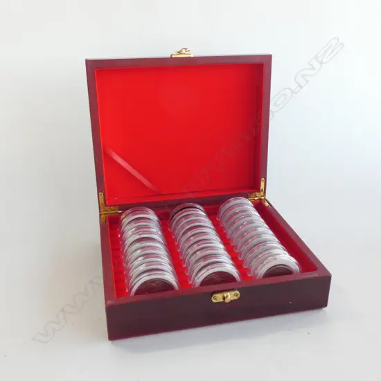 30 MAINLY UNC NZ $1 COINS IN FITTED BOX