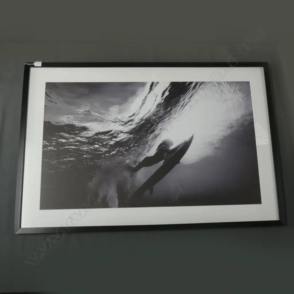 ART PRINT; B/W SURFER GIRL 1000x600mm Image 1++