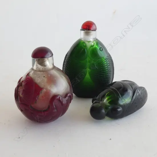 THREE ORIENTAL SNUFF BOTTLES
