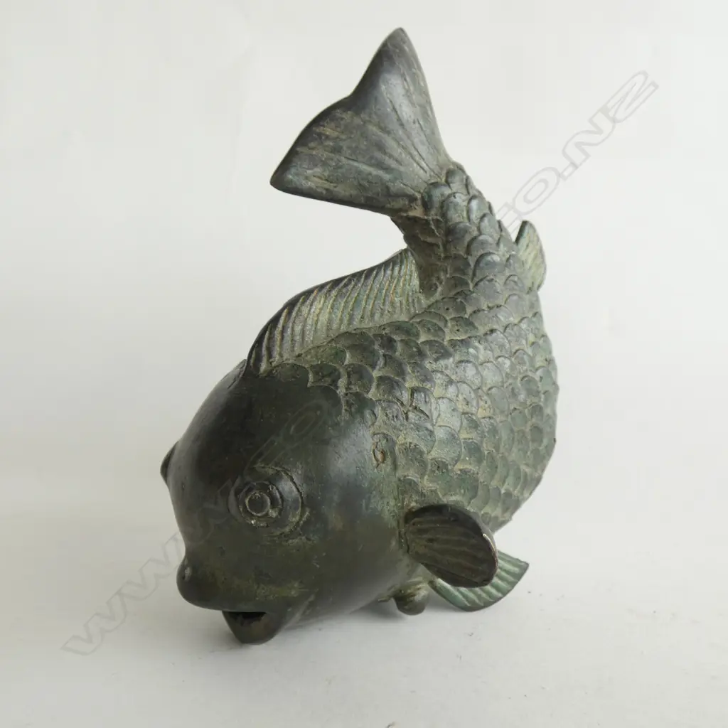 CHINESE JADE ARCHAIC STYLE BLADE L.200mm & CHINESE BRONZE FISH Image 1++