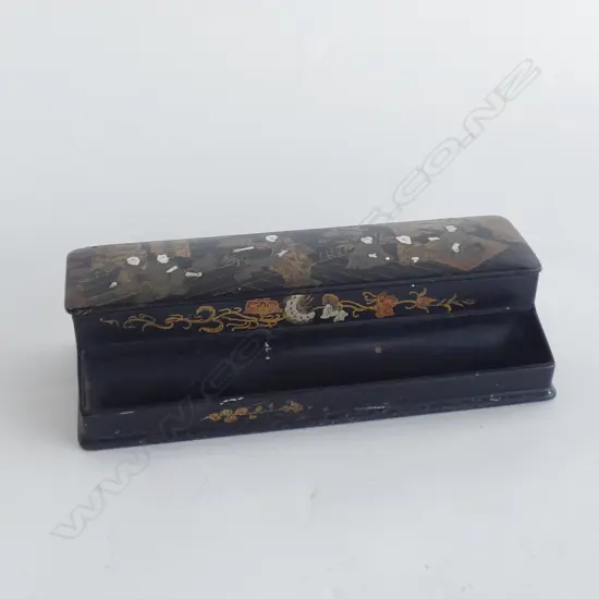 ORIENTAL LACQUER DOUBLE INKWELL SET L 225MM