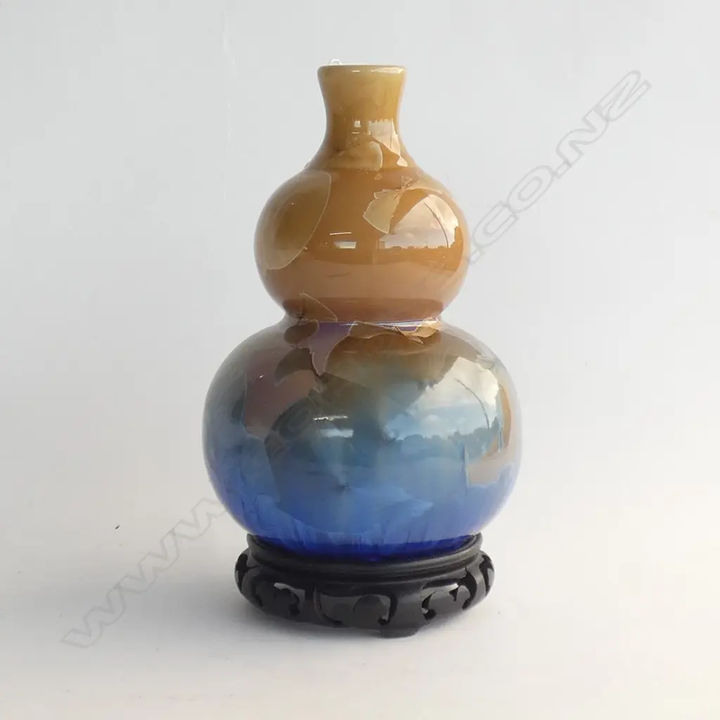 ORIENTAL CRYSTAL GLAZE DOUBLE GOURD VASE WITH STAND H. 265MM Image 1++