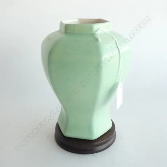 CHINESE TURQUOISE CRACKLE GLAZE VASE w. STAND H.190mm