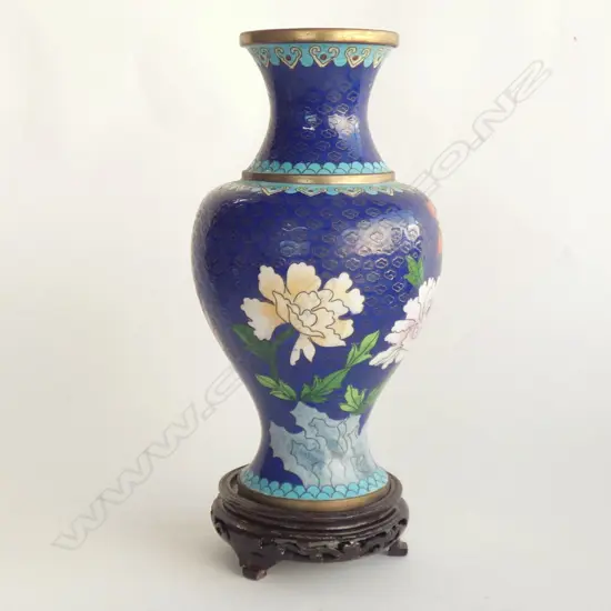 CHINESE QING STYLE CLOISONNE VASE WITH STAND H. 285MM