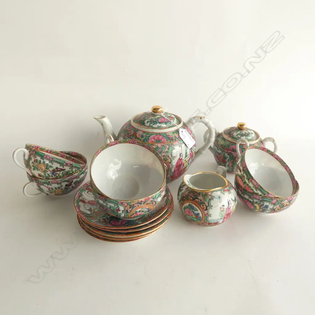 15 PCE FAMILLE ROSE TEA SERVICE; 6 C/S, TEAPOT, MILK & SUGAR Image 1++