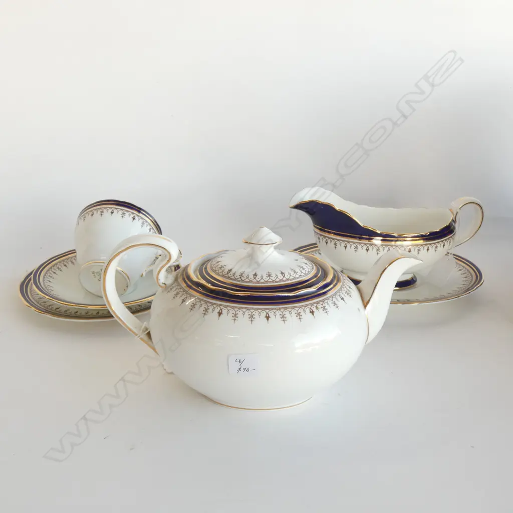 AYNSLEY BLUE & GILT TEAPOT / GRAVY BOAT & SAUCER & 1 TRIO  Image 1++