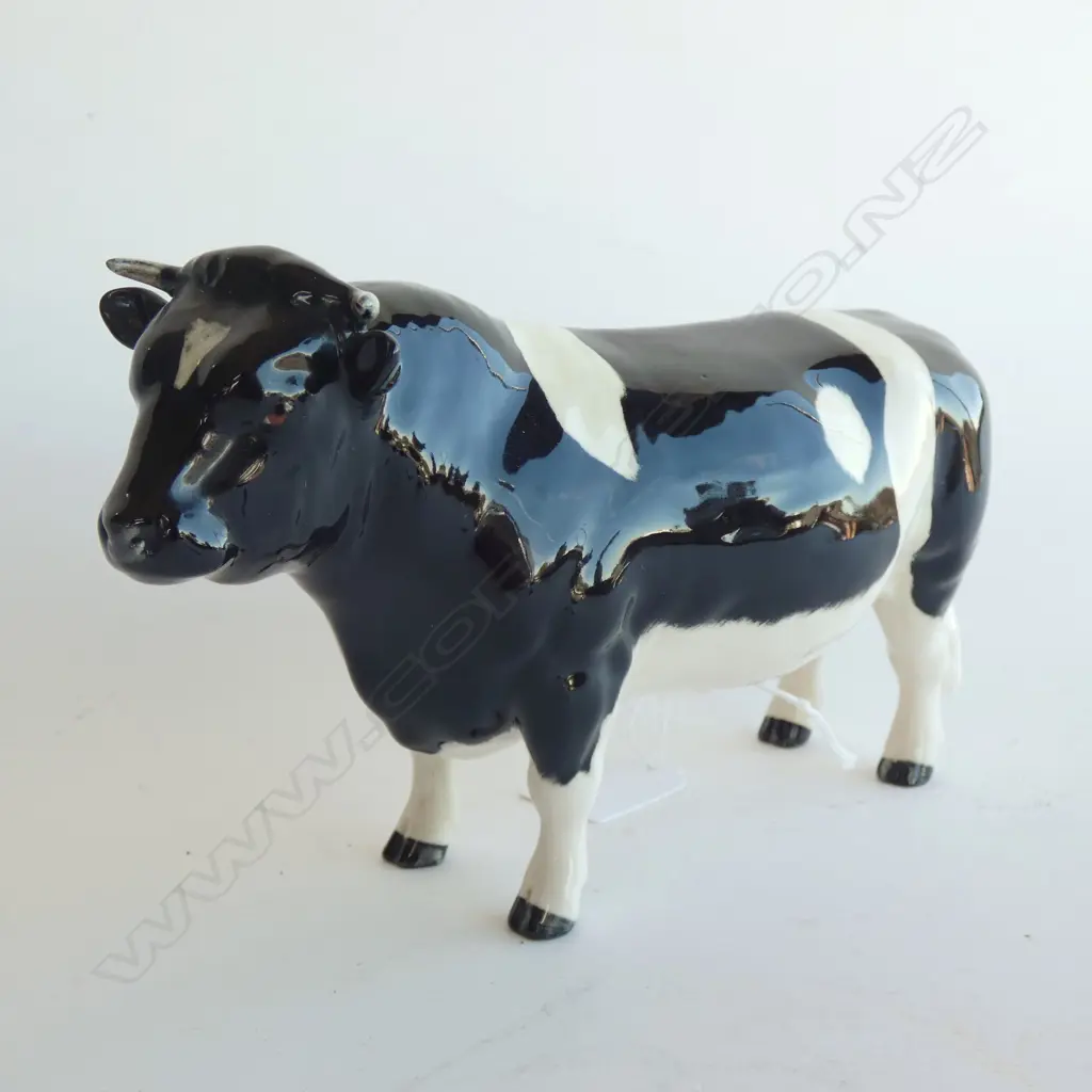 BESWICK FRESIAN BULL L 210MM Image 1++