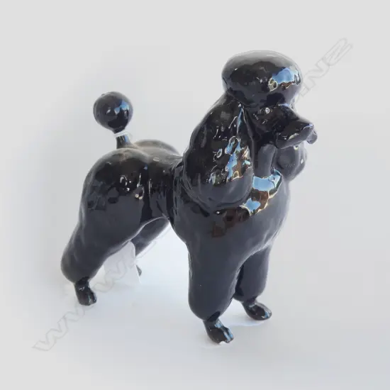 BESWICK BLACK POODLE L 150MM