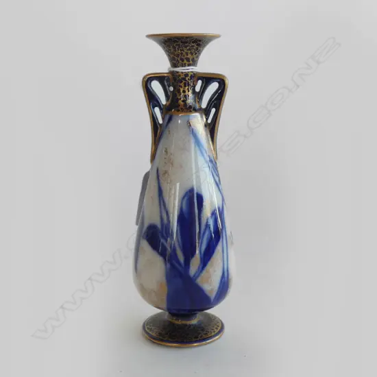 ROYAL DOULTON BLUE IRIS SPECIMAN VASE H.150mm.
