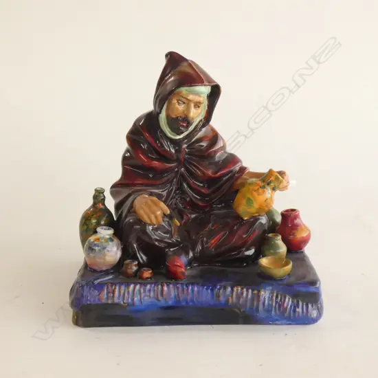 ROYAL DOULTON FIGURINE 'THE POTTER'  H. 190MM - RESTORED 