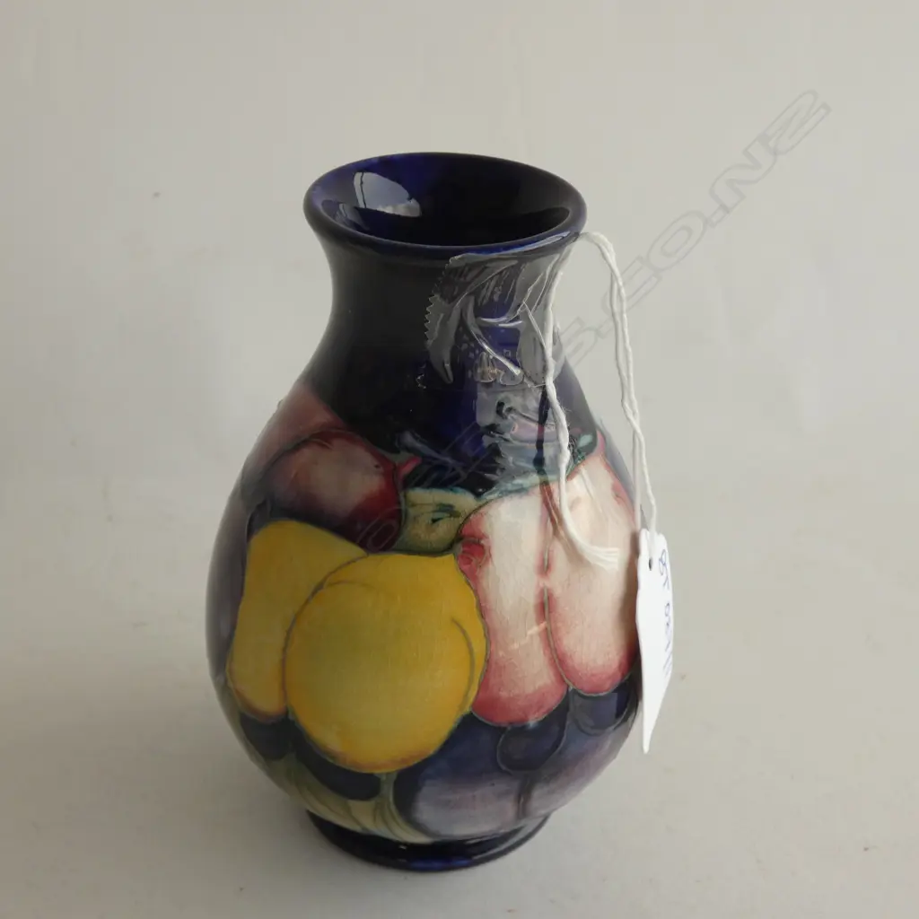 MOORCROFT WISTERIA PLUM VASE H.115mm Image 1++