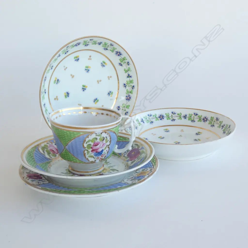 PR FLIGHT WORCHESTER SAUCERS + NEWHALL TRIO Image 1++