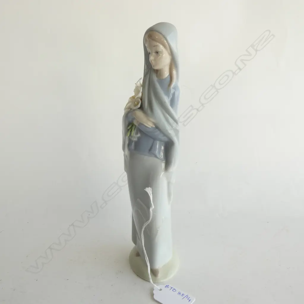 LLADRO LADY w. LILLIES H.235mm Image 1++