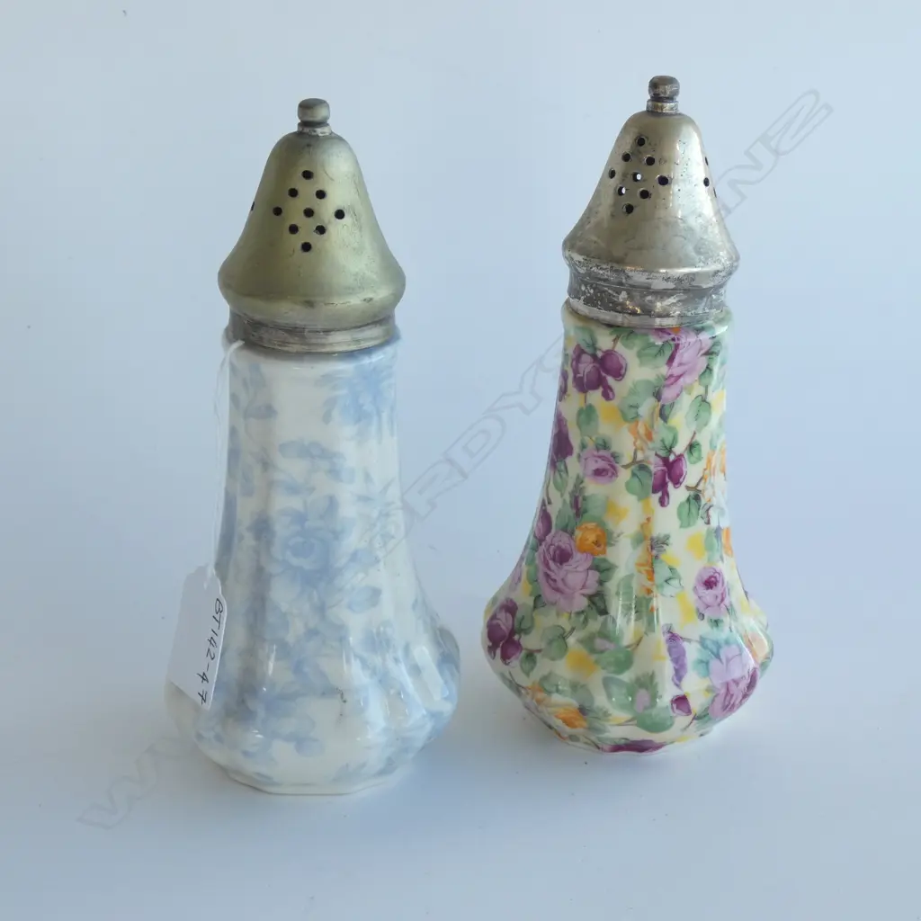 2  LORD NELSON WARE FLORAL SUGAR SHAKERS H. 195MM Image 1++