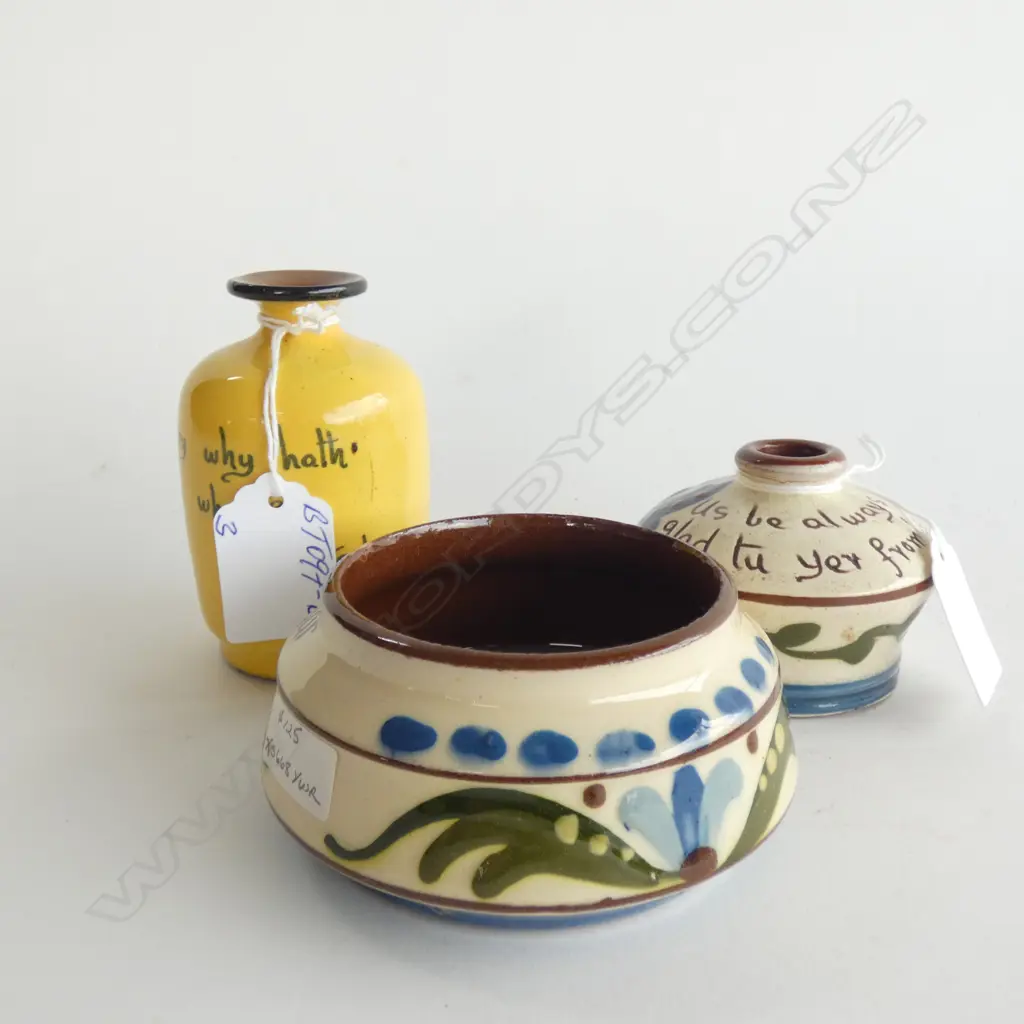 3 TORQUAY SMALL PCES: 2 VASES 1 BOWL. TALLEST 85mm Image 1++