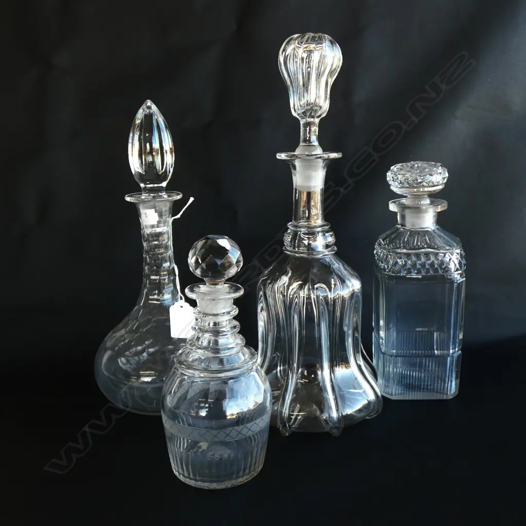 4 ASST GLASS DECANTERS; GEORGIAN & VICTORIAN - TALLEST H 345MM Image 1++