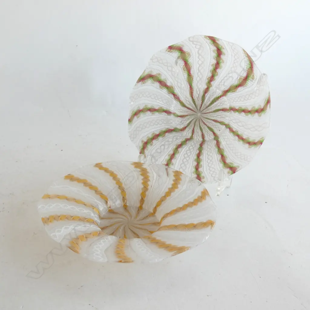 2 ITALIAN FINE GLASS DISHES WHITE CANES ETC. Dia.125mm Image 1++