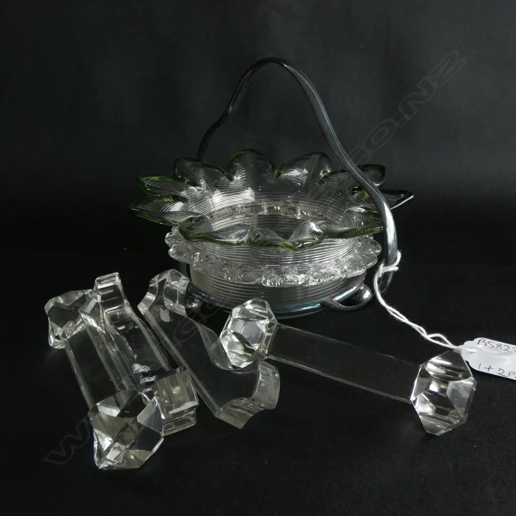 VINTAGE FRILLED RIMMED DISH IN CHROME HOLDER (DIA  168MM) + 2 PR ASST GLASS KNIFE RESTS Image 1++