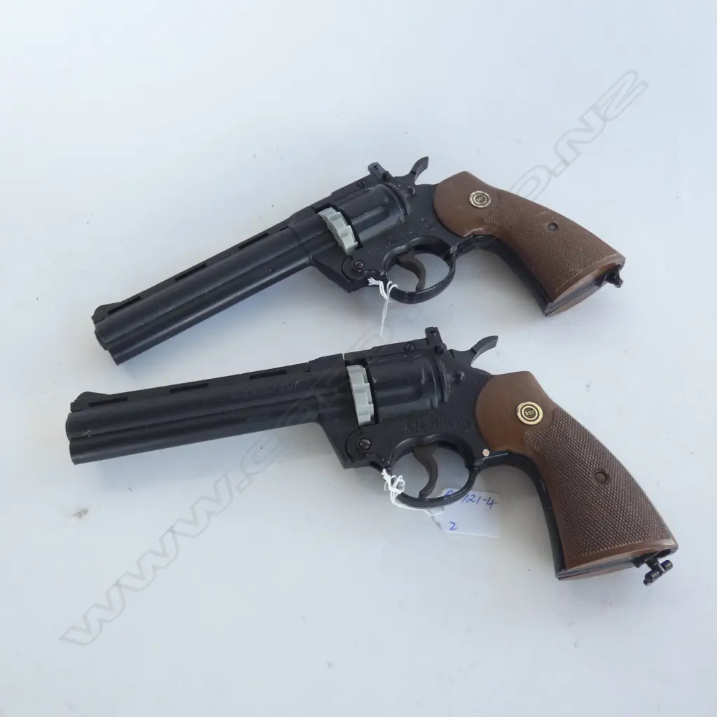 2 CROSSMAN .177 CAL. AIR PISTOLS. 357 TYPE. R18 Image 1++
