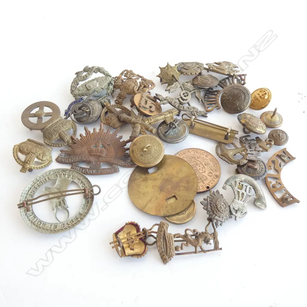 BAG OF ASST. WWI & WWII BADGES, BUTTONS ETC Image 1++
